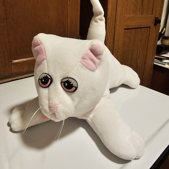 Pound Puppies Other - Pound Purries Vintage 1980s White and Pink Stuffed Cat Toy